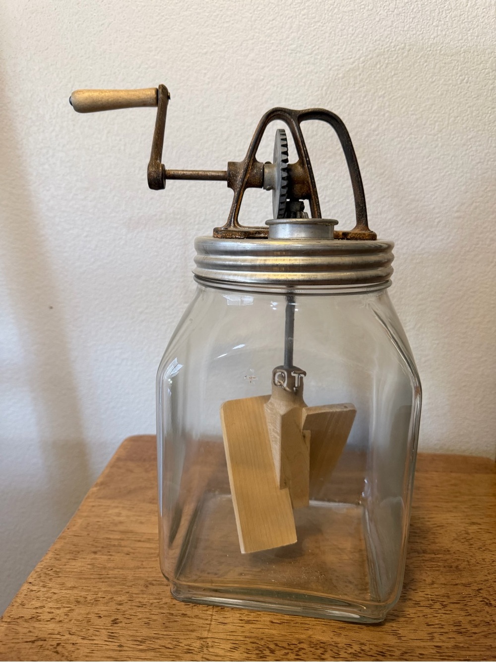Hand-Crank Glass Butter Churn Jar with Wooden Paddle — Clear 4Q